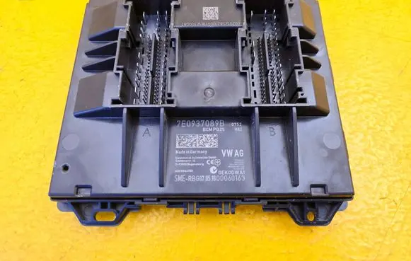 Volkswagen Amarok Comfort/convenience module 7E0937089B BCMPQ25 A2C11964700