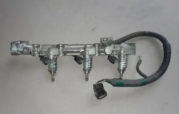 Lexus GS 300 350 430 450H Fuel injector 2325031030