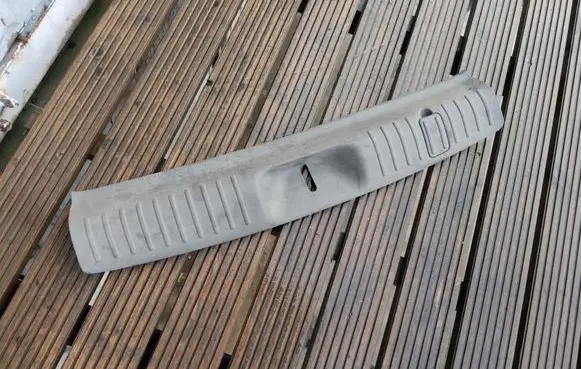 Chrysler PT Cruiser Trunk/boot sill cover protection 0WP50TRMAA