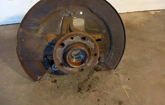 Volvo V60 Front wheel hub 6G913K170