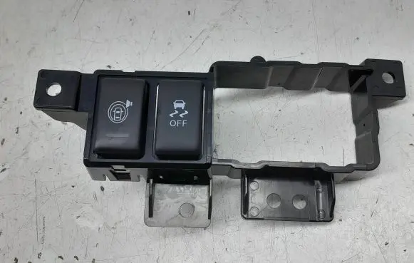 Infiniti QX70 S51 Other switches/knobs/shifts P10477B11000