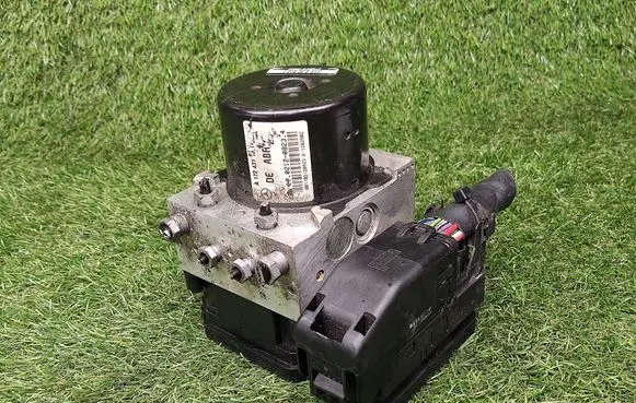 Mercedes-Benz C W204 ABS Pump A1724314312 A1729014100