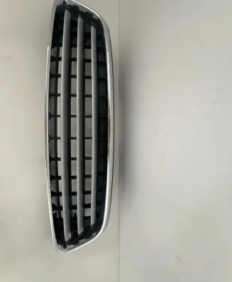 Front bumper upper radiator grill