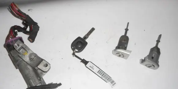 Seat Ibiza III (6L) Ignition lock 4B0905851C