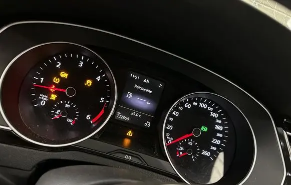 Volkswagen PASSAT B8 Speedometer (instrument cluster) 3G0920751A