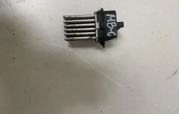 Mercedes-Benz C W204 Heater blower motor/fan resistor F8045