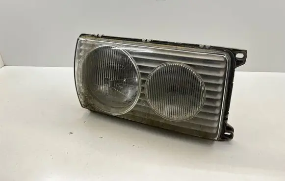 Mercedes-Benz W123 Headlight/headlamp 117779 117779RE