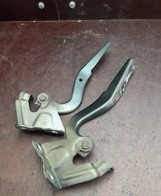 Toyota Avensis T270 Engine bonnet/hood hinges