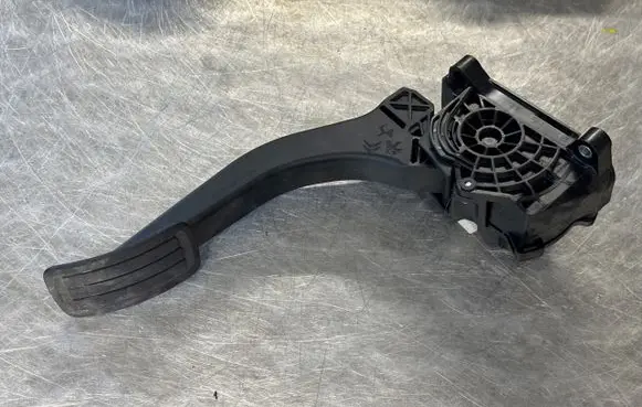 Peugeot 308 Accelerator throttle pedal 9674829180