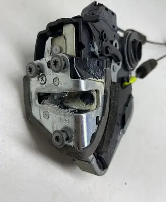 Lexus RX 330 - 350 - 400H Rear door lock