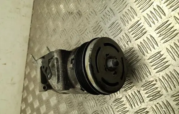 Opel Grandland X Air conditioning (A/C) compressor (pump) 9827529180