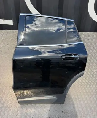 Mercedes-Benz EQA Rear door 