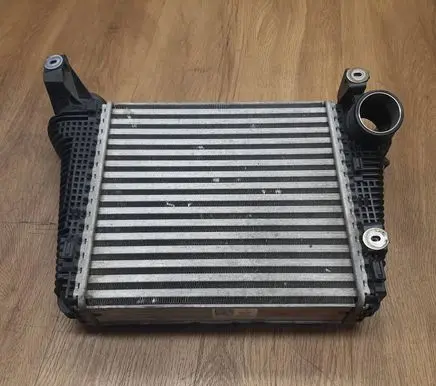 Porsche Macan (95B) Intercooler radiator 95B145803G