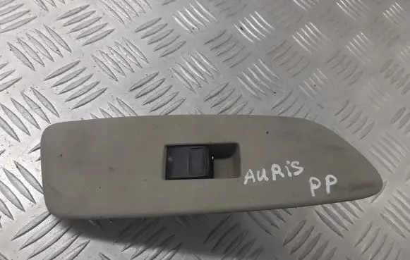 Toyota Auris 150 Electric window control switch 74231-12750