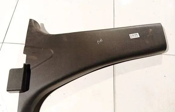 Suzuki Swift I (B) pillar trim (top) 7624163j0 76241-63j0