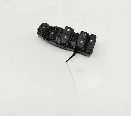 BMW 5 G30 G31 G38 Electric window control switch 6832729