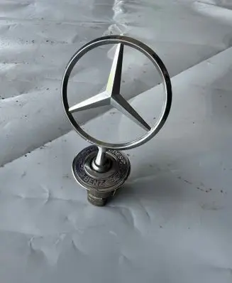 Mercedes-Benz C W203 Manufacturer badge logo/emblem 