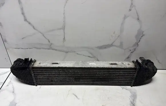Mercedes-Benz C W204 Intercooler radiator A2045000300