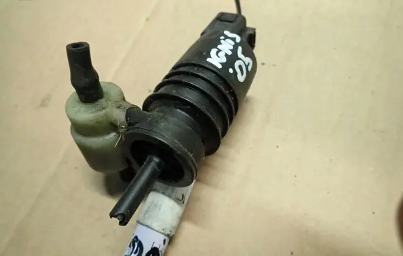 Suzuki Ignis Windscreen/windshield washer pump