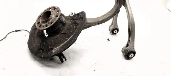 Mercedes-Benz C W205 Front wheel hub 2052200