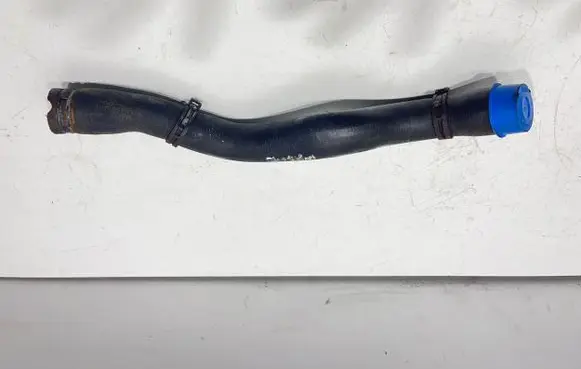 Opel Insignia A Engine coolant pipe/hose 13239142 565563891