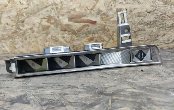 Citroen DS7 Crossback A set of switches 9821893577