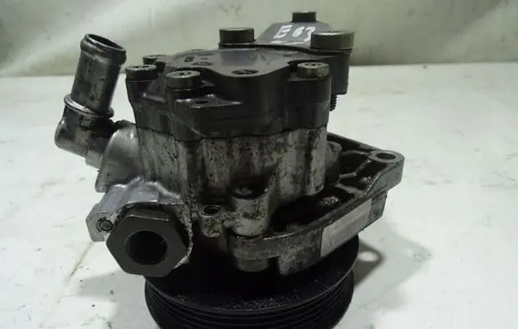BMW X5 E53 Power steering pump 7508865