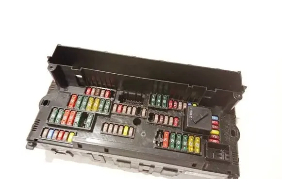 BMW 5 GT F07 Fuse box set 317033442 3-1703344-2