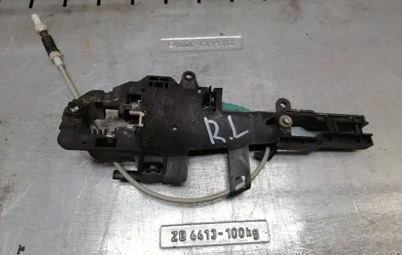 BMW 1 E81 E87 Front door coupe exterior handle/bracket 7200935