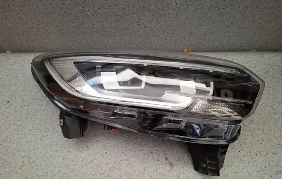 Renault Kadjar Headlight/headlamp 260101304R 01177026 011770260005623S