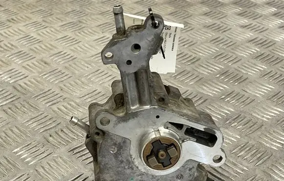 Skoda Octavia Mk2 (1Z) Vacuum pump 038145209M