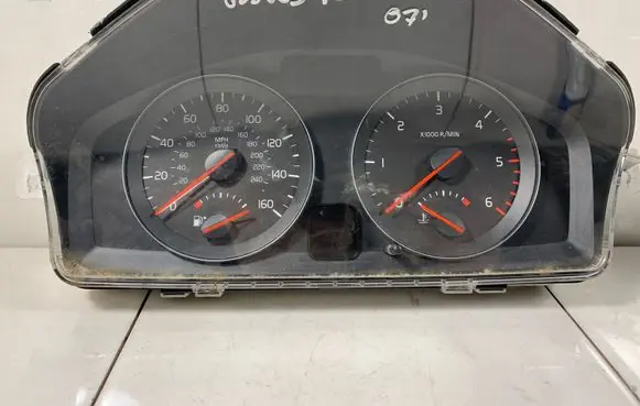 Volvo S40 Speedometer (instrument cluster) 30765316