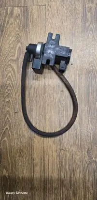 BMW X5 E53 Turbo solenoid valve 72279600 2247906