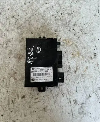 Volkswagen Touareg I Tow bar trailer control unit/module 8E0907383