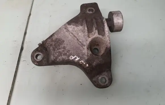 BMW 5 F10 F11 Engine mounting bracket 6777605 22116777605