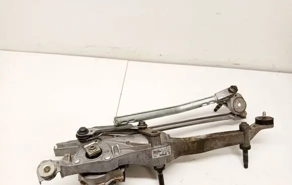 Mercedes-Benz C AMG W204 Front wiper linkage and motor A2048201040 3397021440