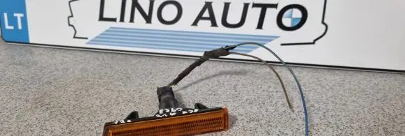 BMW 7 E38 Front fender indicator light 8360216