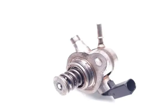 Skoda Karoq Fuel injection high pressure pump 05E127027D