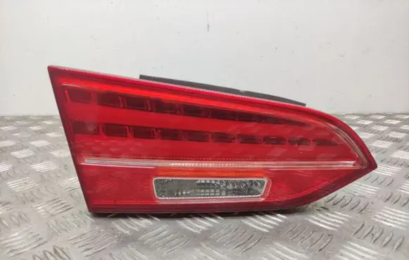 Hyundai Santa Fe Tailgate rear/tail lights 924052W130