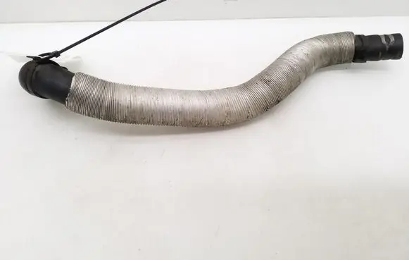 Volkswagen PASSAT B6 Engine coolant pipe/hose