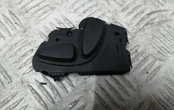 Ford C-MAX II Seat control switch 4M5T14A701BA 03470610 PA6GFGB30