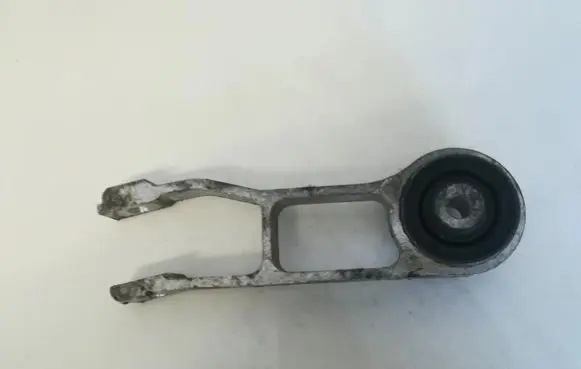 Alfa Romeo 147 Engine mount bracket