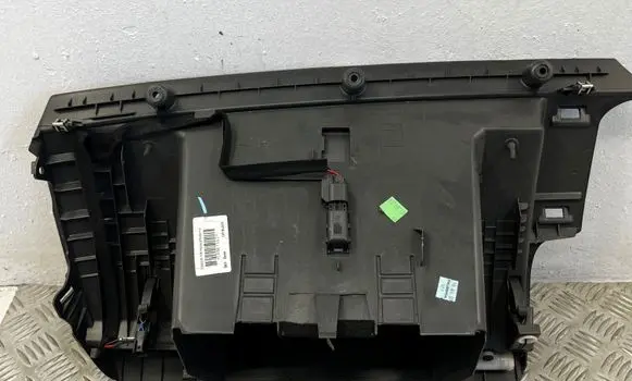 Volvo V50 Glove box 8626141 3865