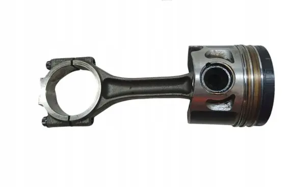 Volkswagen Golf V Piston with connecting rod