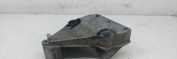 Skoda Fabia Mk1 (6Y) Engine mounting bracket 038199207P