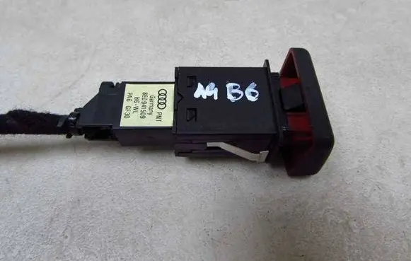 Audi A4 S4 B7 8E 8H Hazard light switch 8E0941509 56110