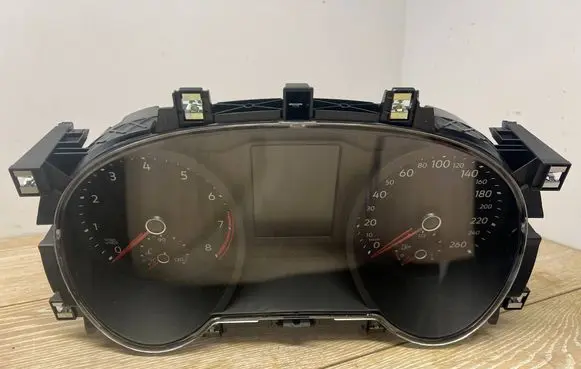 Volkswagen Tiguan Speedometer (instrument cluster) 5NA920750C