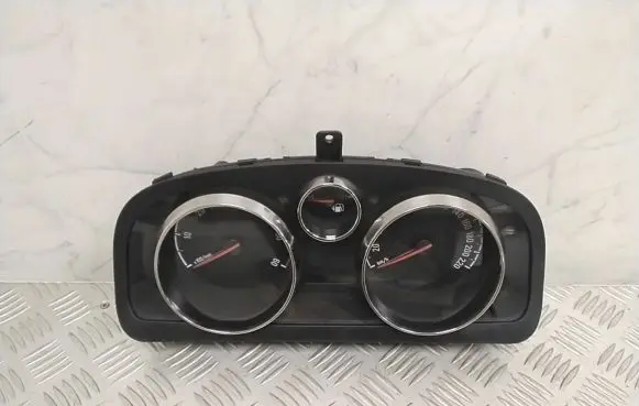 Opel Antara Speedometer (instrument cluster) 95489439