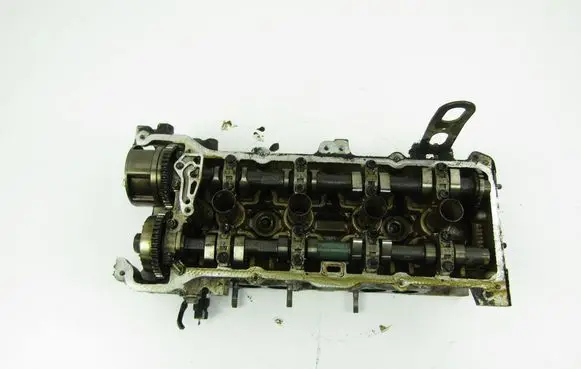 Nissan Almera Tino Engine head 