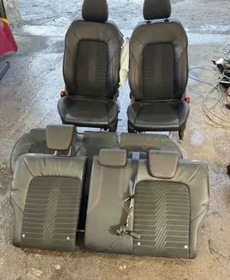 Ford Puma Seat set 